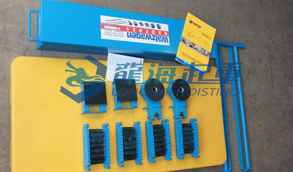 N型成套載重滾輪小車實(shí)物圖 N型成套載重滾輪小車實(shí)物圖