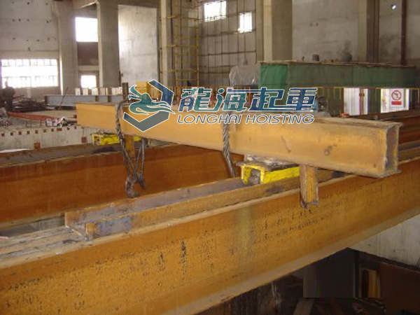 履帶式重物移運(yùn)器用于高壓加熱器托運(yùn) 履帶式重物移運(yùn)器用于高壓加熱器托運(yùn)